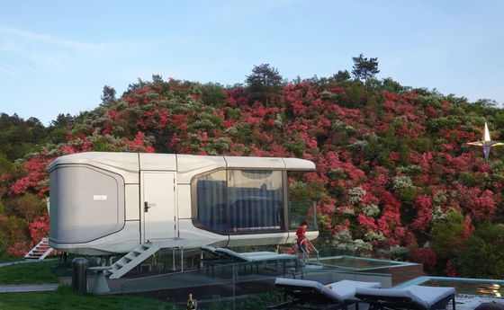 カスタマイズされたガラス 明るい屋外小屋 理想的なカップル ホテルで休暇