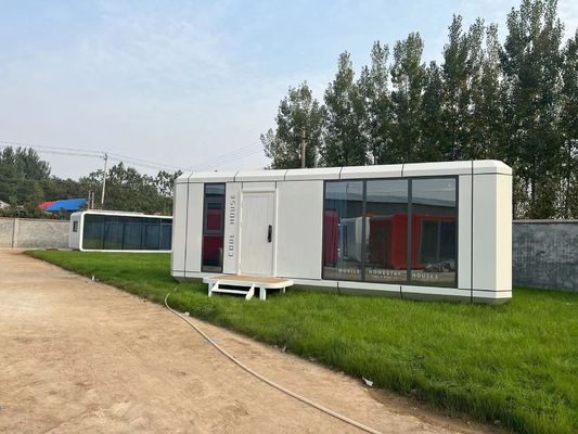 ロックウールのサンドイッチパネルの壁 露天ガラス ロマンチックな休暇のための明るいコテージ