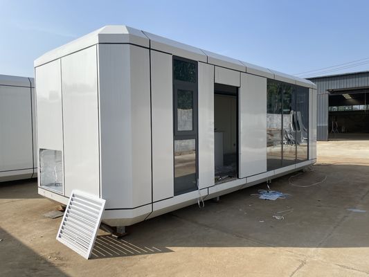 ロックウールのサンドイッチパネルの壁 露天ガラス ロマンチックな休暇のための明るいコテージ